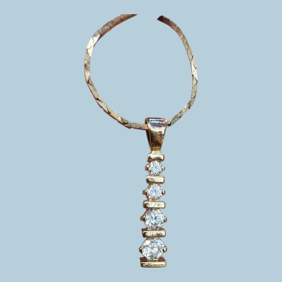 Vintage Bella Luce Pendant W/ Diamond Simulants 1 Inch Gold Plated Pendant - Picture 2 of 10